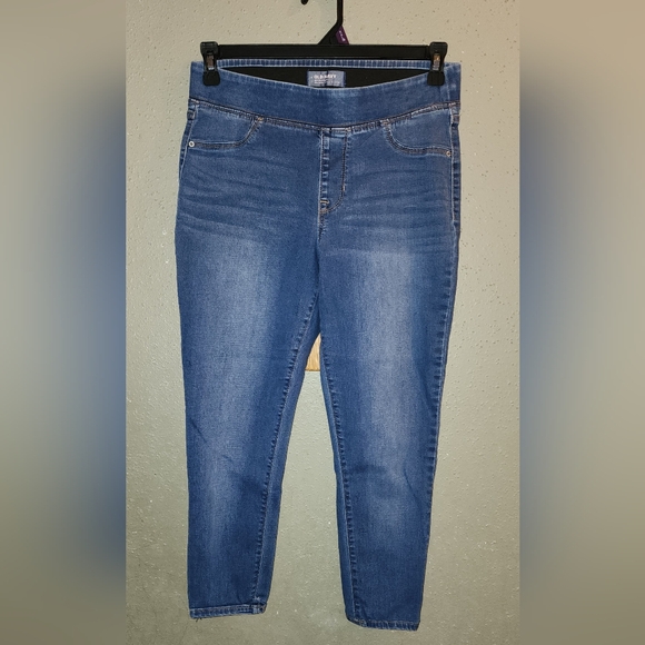 Old Navy Rockstar ankle jeans - Picture 6 of 7